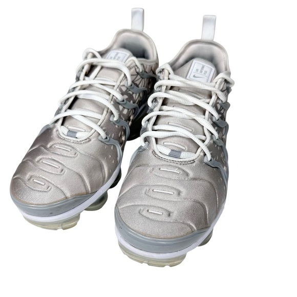 Nike Air VaporMax Plus Sneakers Silver White Patterns SZ 7.5 Men’s SZ 9 Women’s - Picture 7 of 13
